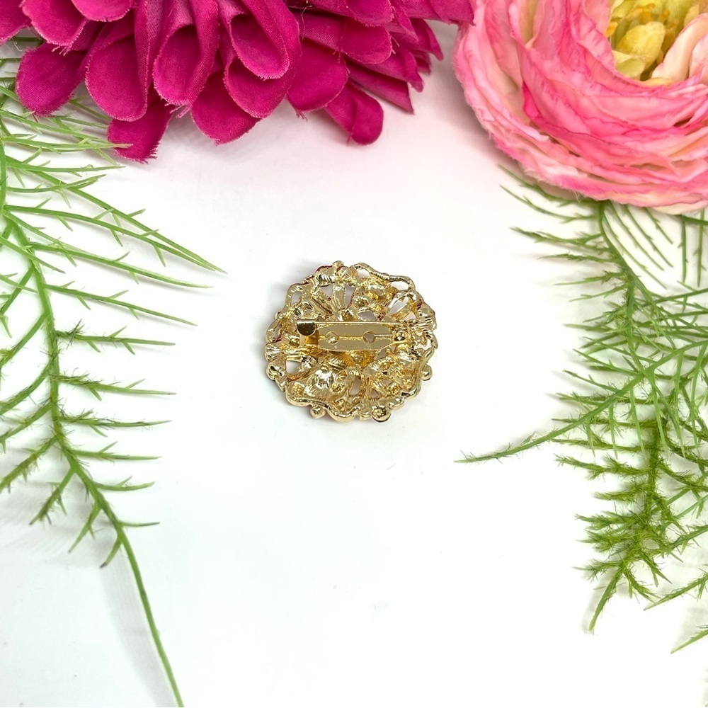 NEW⚜️Ruby Red Crystal Cluster Embellished Brooch - Picture 4 of 5